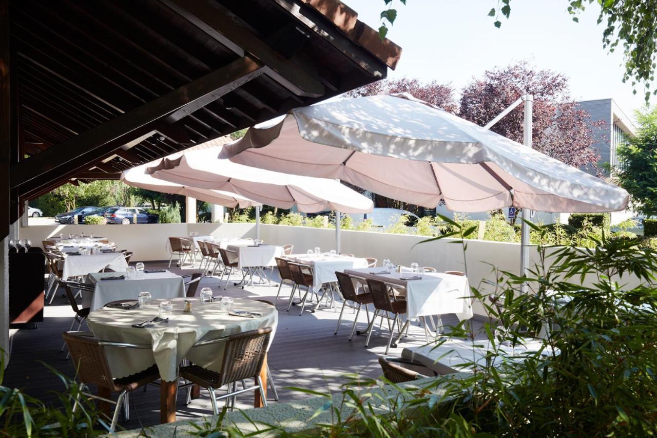 Logis Des Trois Massifs Hotel Claix  Bagian luar foto