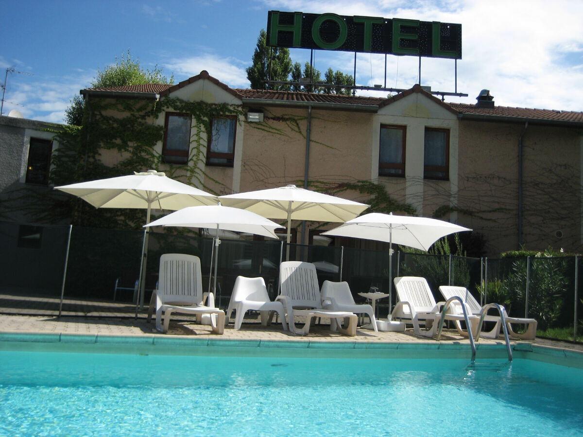 Logis Des Trois Massifs Hotel Claix  Bagian luar foto