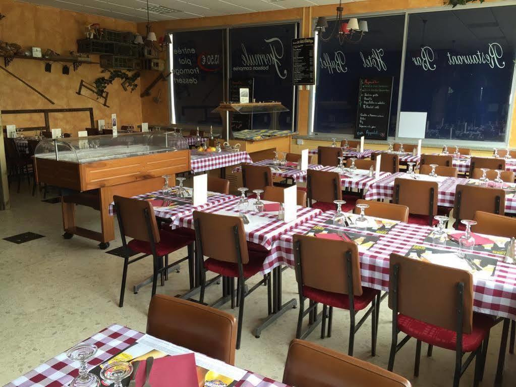 Logis Des Trois Massifs Hotel Claix  Bagian luar foto